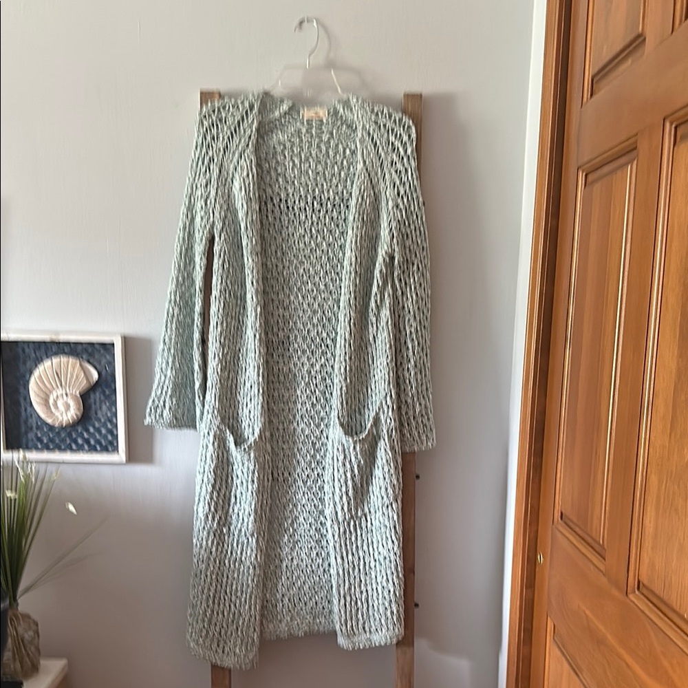 Hummingbird Women's Textured Knit Cardigan in Light Green